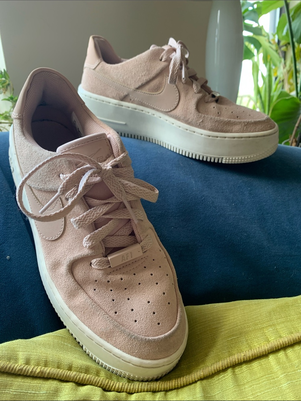 Nike Air AF-1 Light Pink Suede Platform Sneakers - Size 7.5
